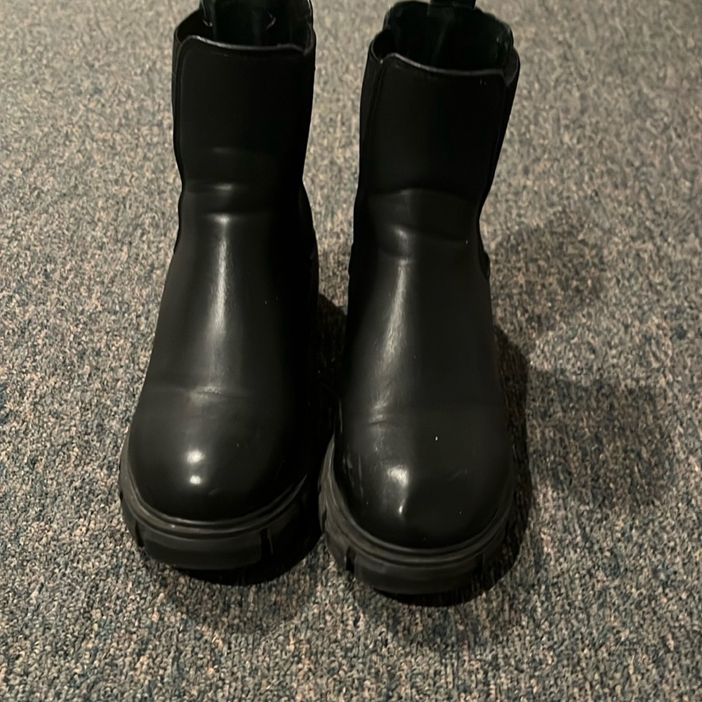 Black patent Steve Madden boots
